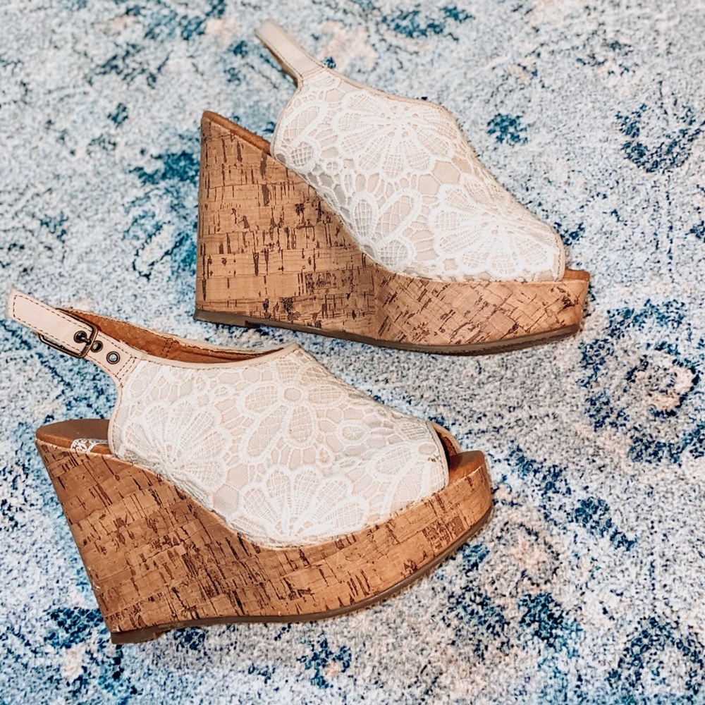 White wedges